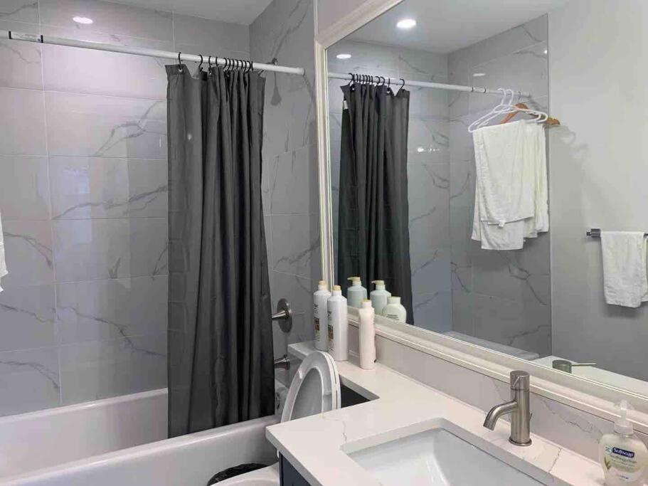Brand New Constructed 1-Bedroom Townhouse Duncan Esterno foto