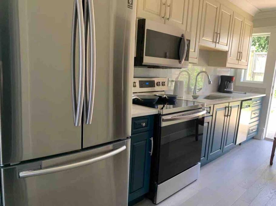 Brand New Constructed 1-Bedroom Townhouse Duncan Esterno foto